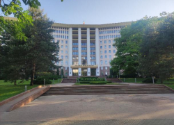 Депутатов в Молдове могут лишать слова за выступления не на румынском языке