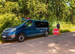 В Каушанах наряд пограничной полиции с приключениями задержал пьяных и агрессивных ездоков на BMW