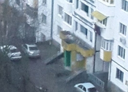 На Ботанике человек упал с балкона 