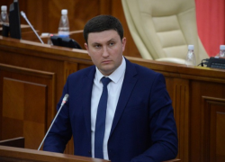 Депутат ПСРМ Односталко осадил членов фракции демократов