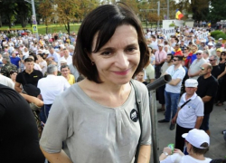 Вор кричит "Держите вора!" - гениальная риторика Майи Санду