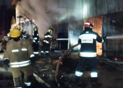 Пожар в центре Кишинева тушили 7 часов, уничтожены 1 000 кв. м. строений
