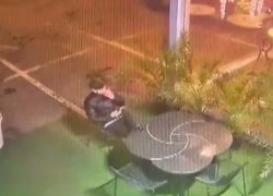 Уроженец Молдовы зарезал бармена в Италии: опубликовано шокирующее видео