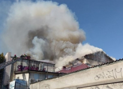 Пожар в Национальной филармонии потушить не удается: в главном здании обрушился потолок