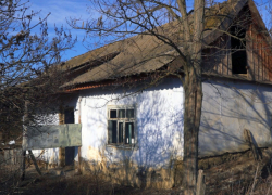Заброшенные здания и земли: в Молдове в 3 раза повысят налог