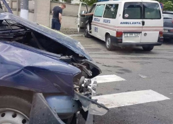 "Дачия" и "Кия" не поделили дорогу в центре Кишинева 