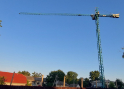 Ветер переместил стрелу строительного крана в Комрате, и теперь горожане боятся за свои жизни