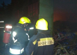 В Бельцах произошел пожар на территории склада текстильных материалов