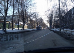 Прорыв трубы превратил улицу в Кишиневе в ледяной каток