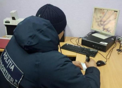 Мужчина ехал домой, но попался на таможне с фальшивыми документами 