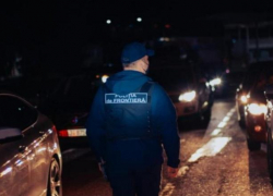 В Молдову на скорости: Lexus с украинскими номерами пробил шлагбаум и скрылся