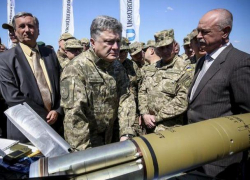 Украина угрожает - Порошенко объявил о наличии ракет, способных поражать цели на расстоянии в тысячу километров