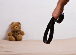 Шокирующий случай в Шолданештах: отец до смерти избил 6-летнего сына металлической трубой 