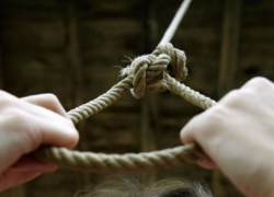 Мужчина ушел из жизни во время панихиды по брату в пригороде Кишинева