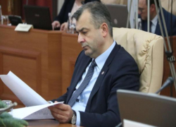 Советник президента прокомментировал скандал с протухшими продуктами, которые поставлялись в детский сад