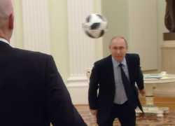 Путин и звезды футбола показали любопытные трюки за 100 дней до старта чемпионата мира