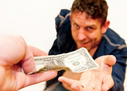 Мошенники обманули жителей Приднестровья на ремонте, свадьбе и теленке