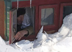 Селяне несколько дней просидели замурованными в домах, которые накрыло снегом вместе с крышами 