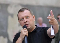 За свой выход из ДПМ Агаке получил 1,2 миллиона долларов, - беглый экс-депутат Петренко