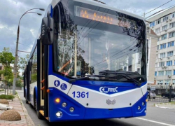 Уволили кондуктора на которого пожаловалась мать из-за "языкового скандала"