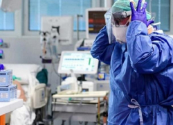 Очередной жертвой коронавируса стал заслуженный 68-летний медик