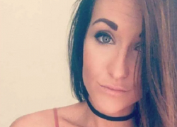 Одержимая сексом молодая учительница заставляла школьника курить марихуану в постели с собой