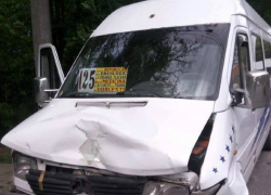 В Кишиневе маршрутка попала в аварию: 8 пассажиров госпитализированы