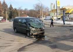 В Бельцах в результате аварии перевернулся микроавтобус
