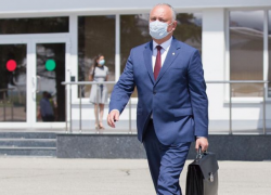 Президент Молдовы полетел в Москву с краткосрочным визитом