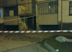 Украинка поссорилась с любовником на празднике в гостях и совершила самоубийство