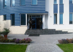 Главу Международной ассоциации автомобильных перевозчиков задержали в его рабочем кабинете