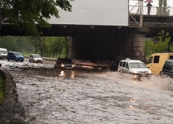 Столичная река Бык из-за удара стихии вышла из берегов