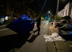 Ночью, как грабители. Полиция разрушила палаточный городок, а четверо протестующих были задержаны