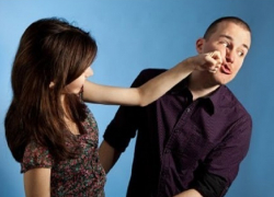 Молодой любовник женщины в Приднестровье яростно подрался с ее взрослой дочерью