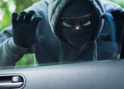 В Лондоне молдаванин серьезно поплатился за попытку пресечь угон автомобиля