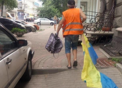Надругательство над украинским флагом в Одессе спровоцировало призыв радикалов к жестокой расправе над мужчиной