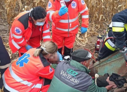 В Комрате мужчина застрял в кукурузоуборочном комбайне – потребовалась помощь спасателей 