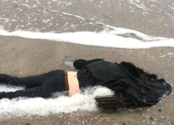 Мертвую девушку обнаружил на одесском пляже охранник ресторана