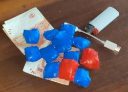 Наркодилеры в Кишиневе торговали «дурью» через интернет, зарабатывая до 10 тысяч леев в день 