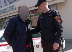 Прямо в центре гопник отобрал у мужчины телефон и продал его через несколько минут