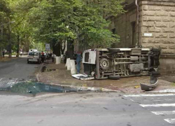 Маршрутка №101 с пассажирами перевернулась в результате ДТП в Кишиневе 