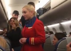 Более ста граждан Молдовы заблокированы в самолете в аэропорту Бухареста