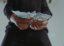 Карп: данные молдаван могут продаваться мошенникам через даркнет