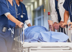 Юноша выпал из окна квартиры на Ботанике