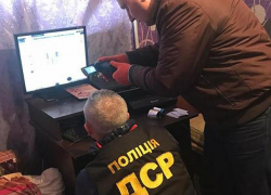 ОПГ с участием молдаван снабжала фальшивыми документами всю Украину
