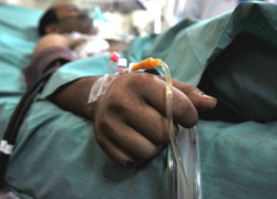 Женщина скончалась, а ее муж оказался в реанимации после отравления винными парами в Тараклийском районе