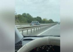 "Дурной пример заразителен" - ещё один молдавский шофер умудрился проехать по встречной полосе, несмотря на разделительный барьер