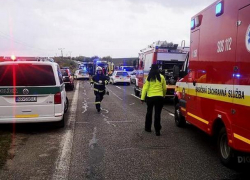Автобус со школьниками столкнулся с грузовиком в Словакии: погибли 13 человек