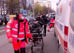 На Буюканах 20-летний парень получил увечья, попав под машину