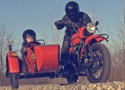 Под Рыбницей школьник-рецидивист с другом увезли крышу чужого дома на мотоцикле